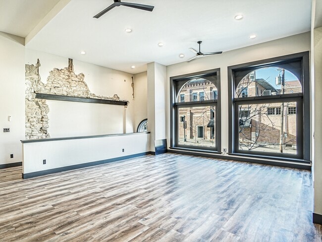Photo - 120 W 9th St