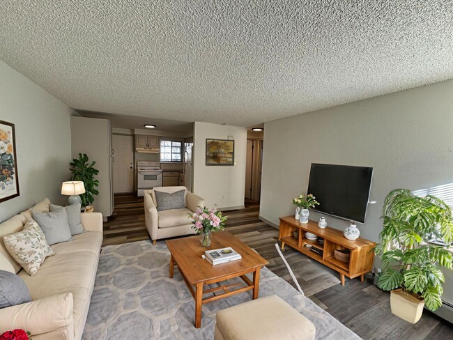 Building Photo - 2915 Straus Ln Unit 1