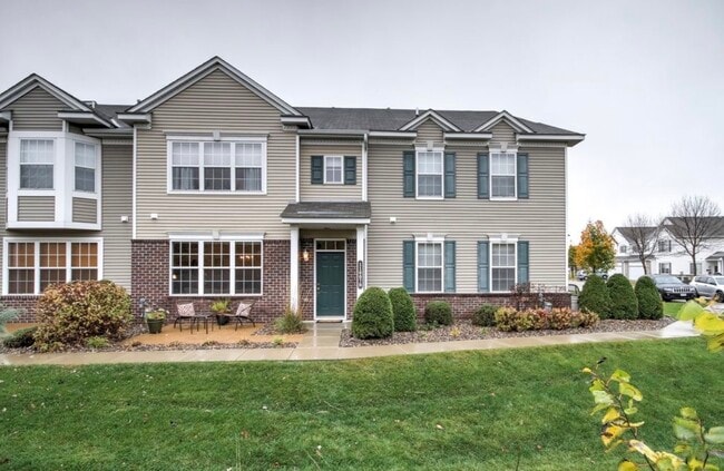 Building Photo - 11007 Oak Grv Cir