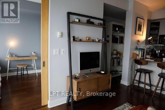 Photo - 438 King St W Unit 1706