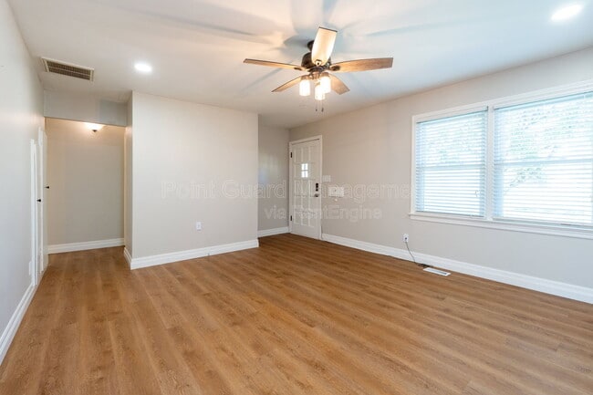 Photo - 547 N Custer St