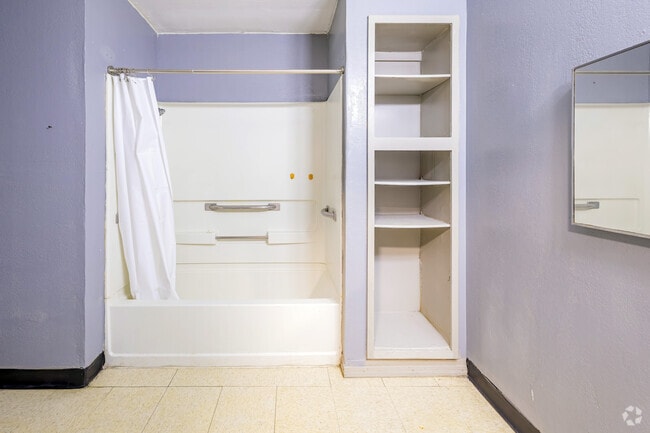 Estudio F1 - 550 pies cuadrados - Baño - Jubilee Residences