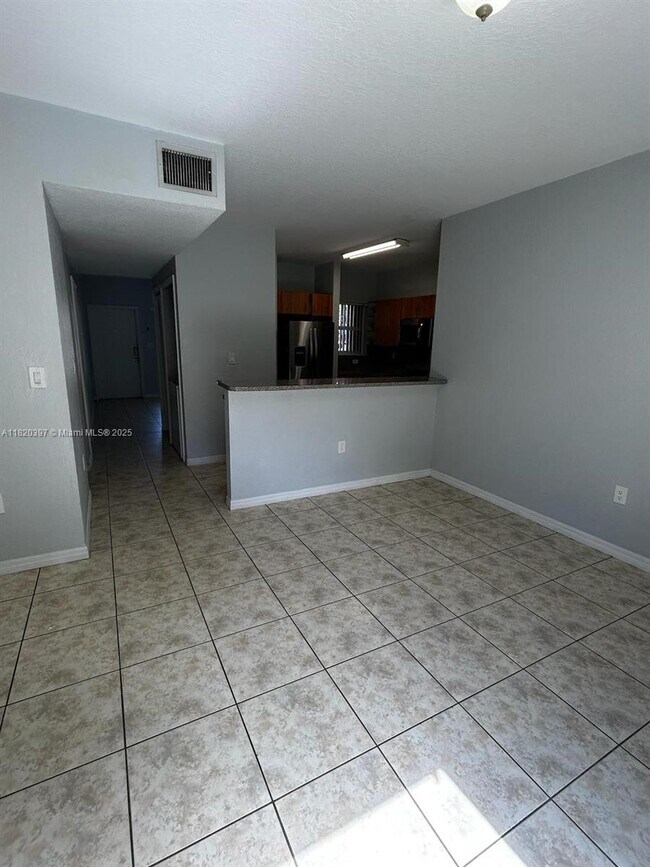 Photo - 865 SW 6th Ct