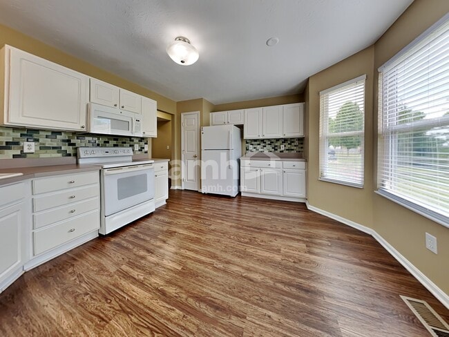 Photo - 1810 Wheatfield Way