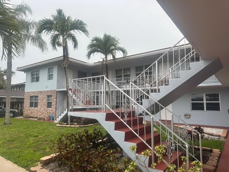 Photo - 2725 Middle River Dr