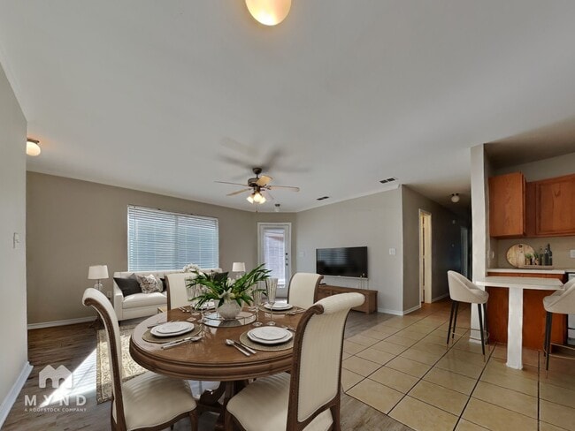 Photo - 311 N Chicago Ave