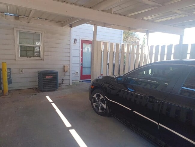 Photo - 110 Holcomb Ferry Rd