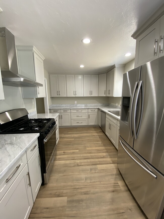 Photo - 980 Hillcrest Rd