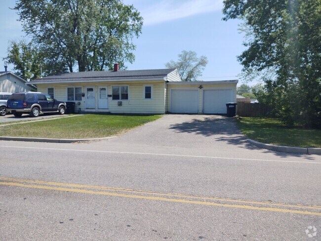 Two car garage - 174 Johnson Ave Unit 1 Rental