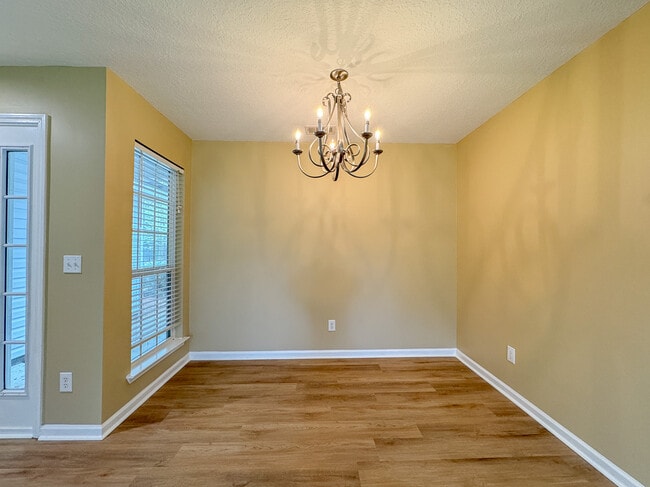 Photo - 304 Brina Rd