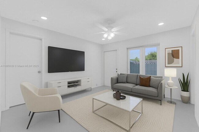 Photo - 1428 NE 2nd Ave Unidad 2