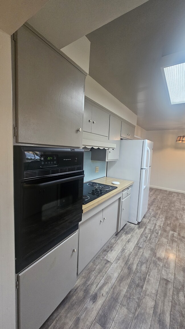 Photo - 2375 North Ave