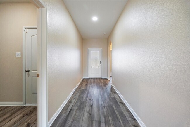 Photo - 228 Harvey St