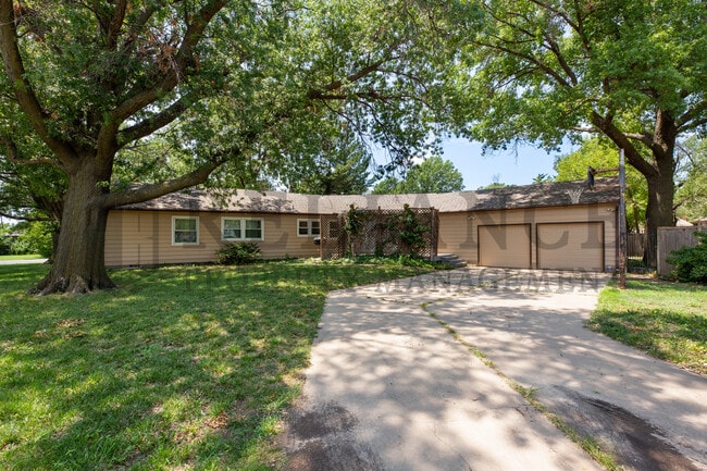 Photo - 22 N Hawthorne St