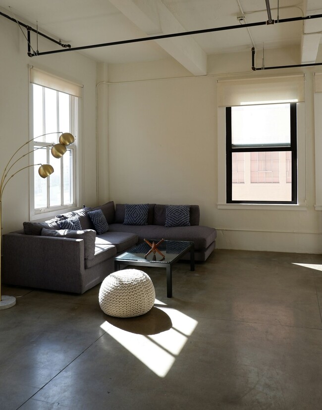 Photo - 738 S Los Angeles St