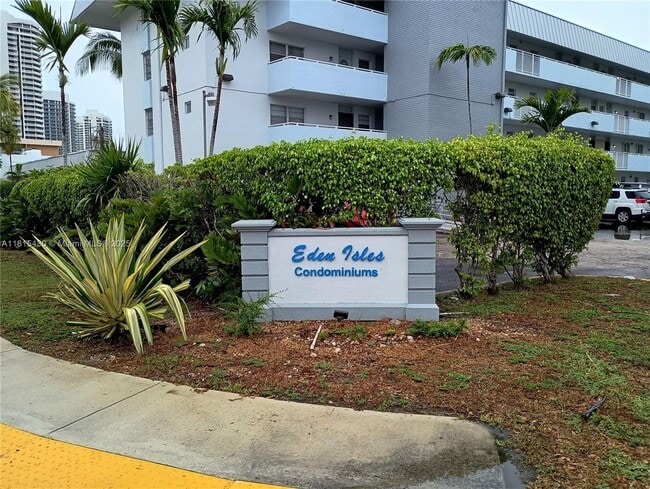 Building Photo - 3750 NE 170th St Unit 205