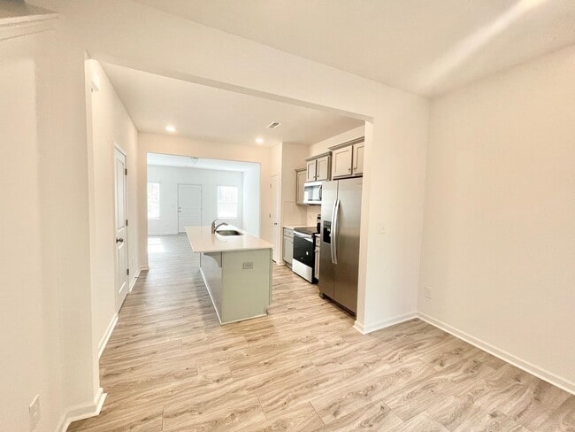 Photo - BEAUTIFUL 2 br 2.5 ba townhome, close to I-85, dining and shopping