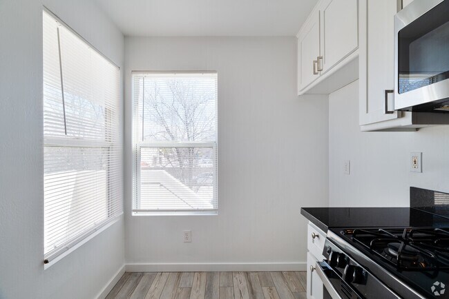 Photo - G Street Apartments
