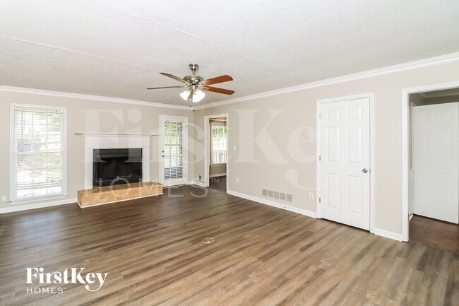 Photo - 1948 Winding Creek Ln SW