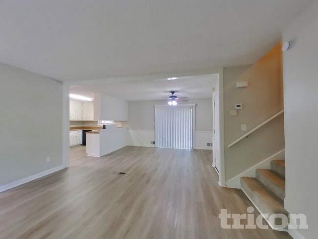 887 Sheppard Way