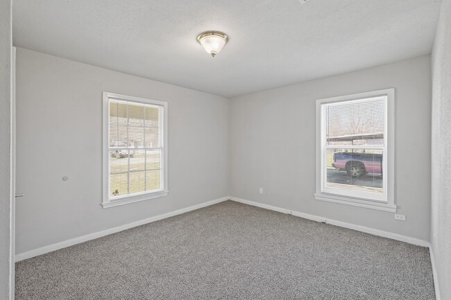 Photo - 10922 Oswego St