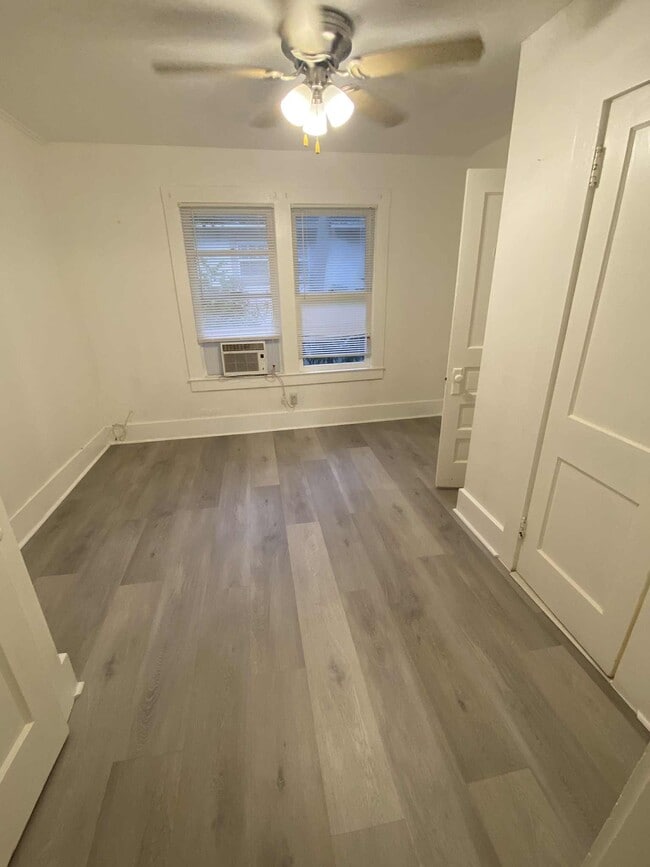 Building Photo - 2315 15TH AVE Unit #2