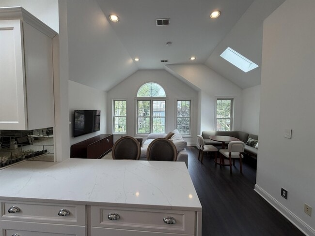 Photo - 91 Gifford Ave