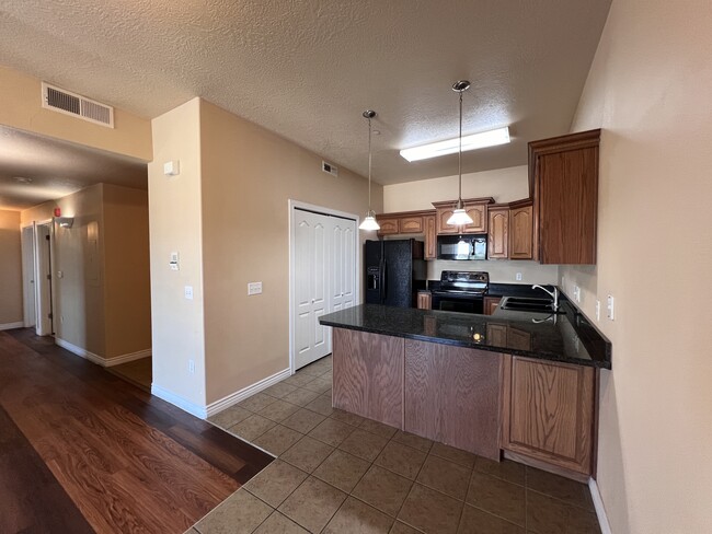 Beautiful Condo in Millcreek! - Beautiful Condo in Millcreek! Unidad 412