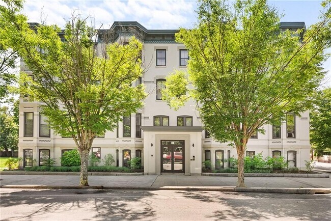 Building Photo - 31 Parade St Unit 302
