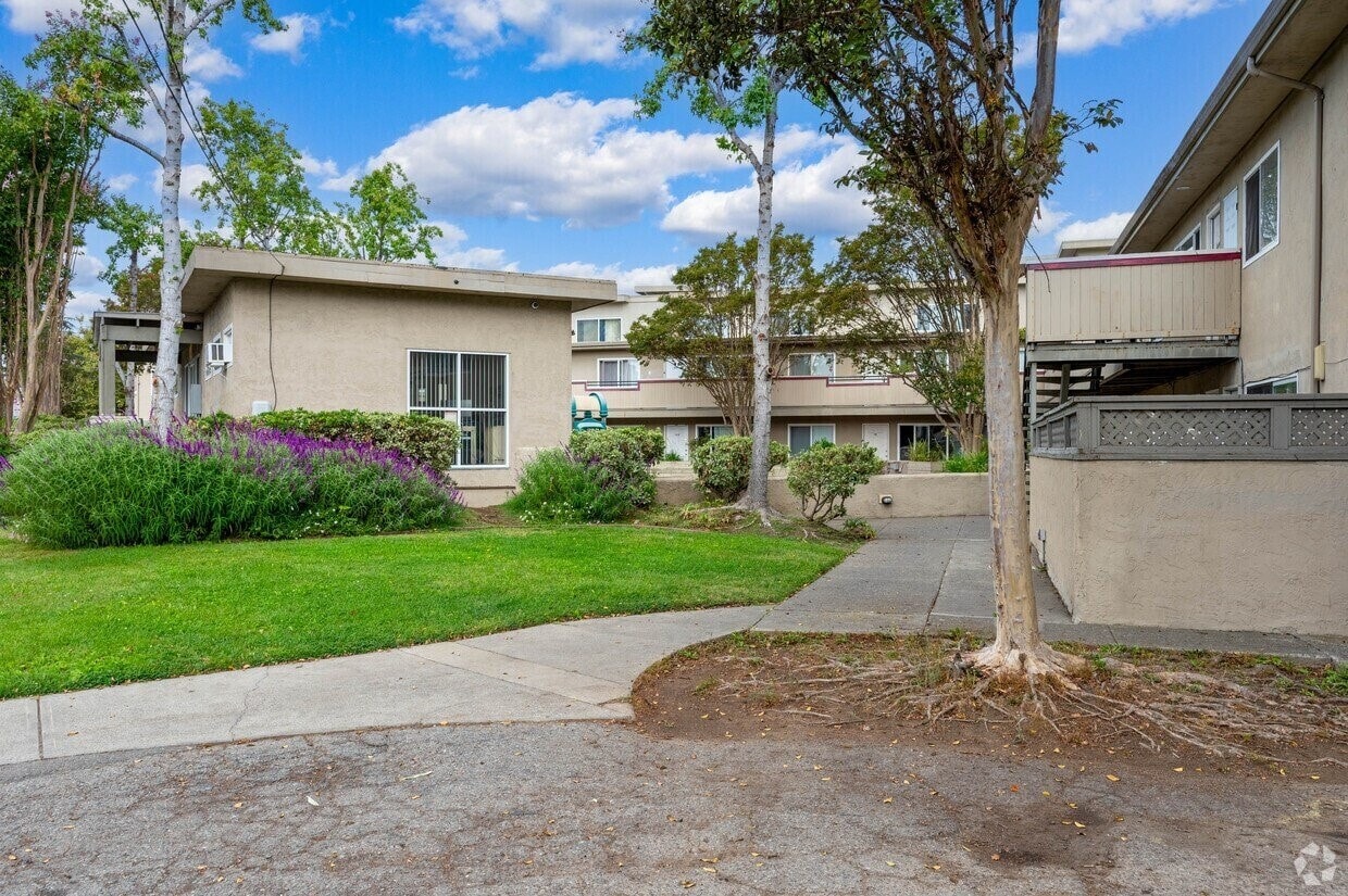 Photo - 30 Novato St