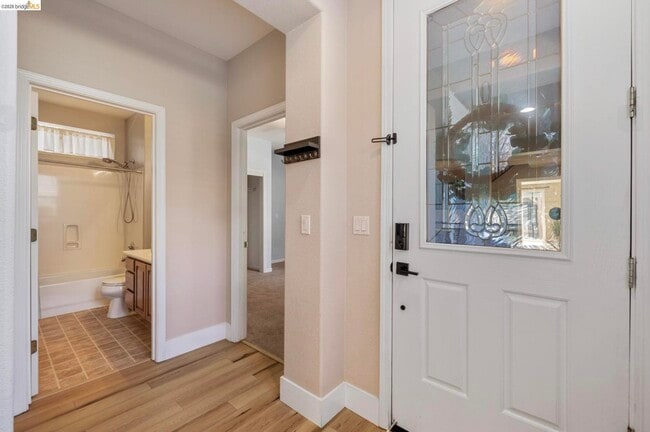 Photo - 822 Shasta Daisy Dr
