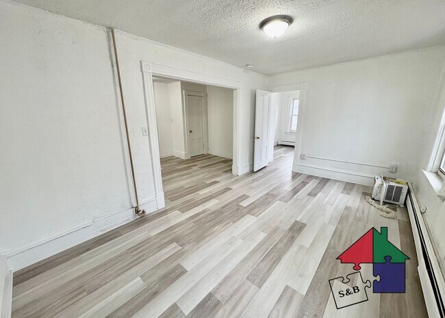 Photo - 94 Malletts Bay Ave Apartment Unit 2B