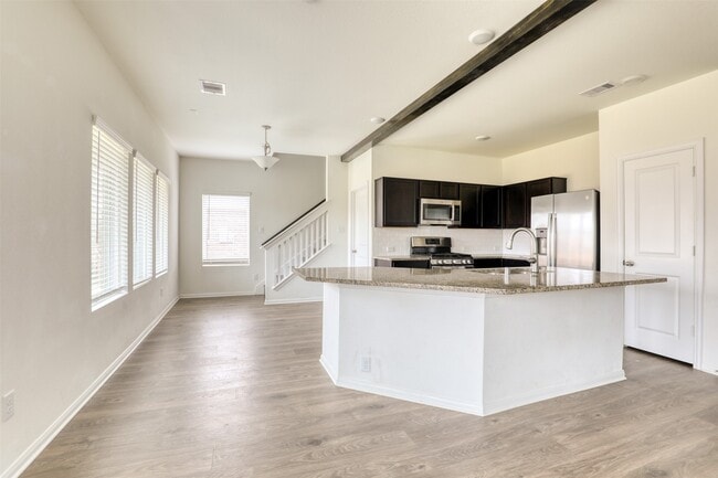 Photo - 420 Magnolia Ln