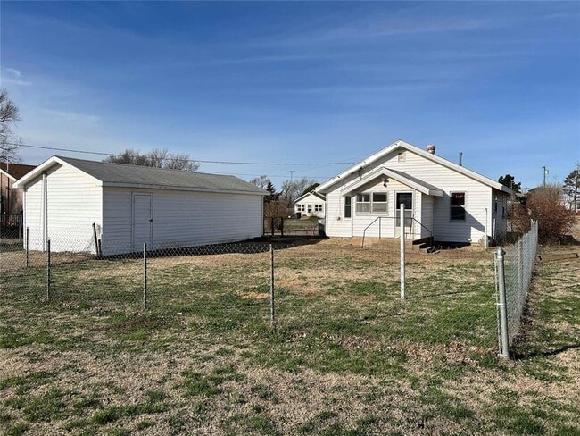 Photo - 219 N Missouri St