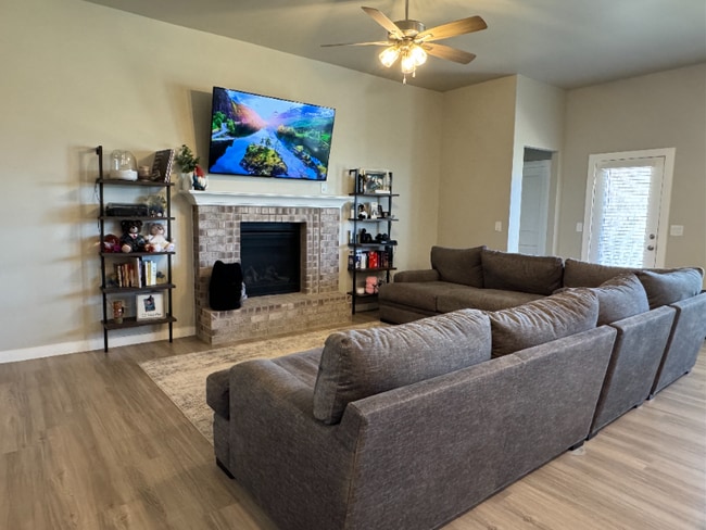 Photo - 6725 Blue Sky St