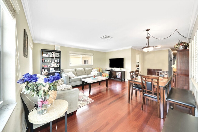 Building Photo - 2701 Middle River Dr Unit 11