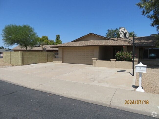 Building Photo - Centrally Located Family Home for Rent