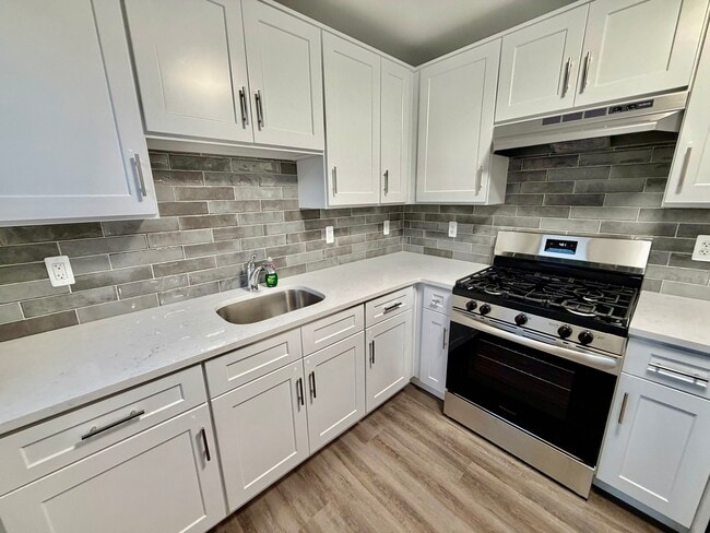 Building Photo - 29 Lee Ct