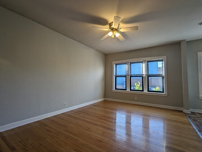 Photo - 2234 W Wilson Ave Unit 201