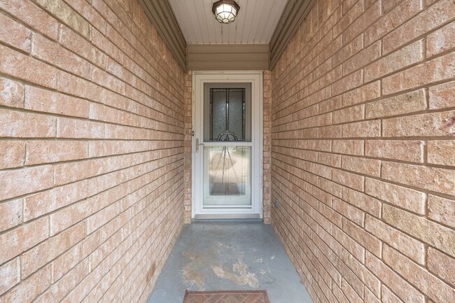 Photo - 501 Calhoun Dr