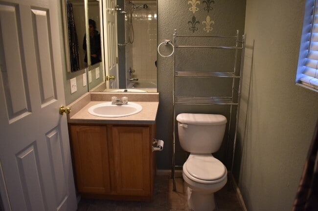 Photo - 7657 Logan St