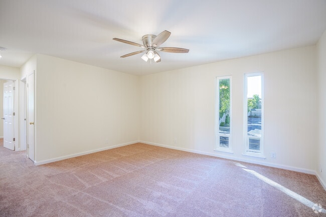 2BR, 1BA - 760SF - Living Room - 2347 Pacheco St