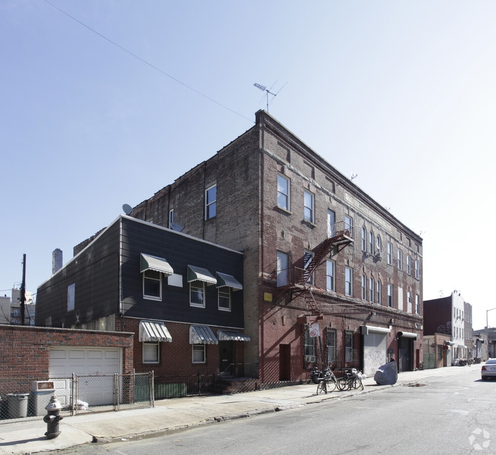 Photo - 281 N 7th St