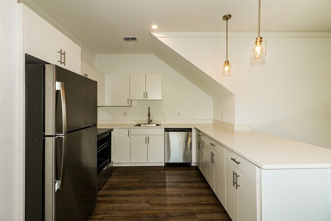 Photo - 7321 Conley St