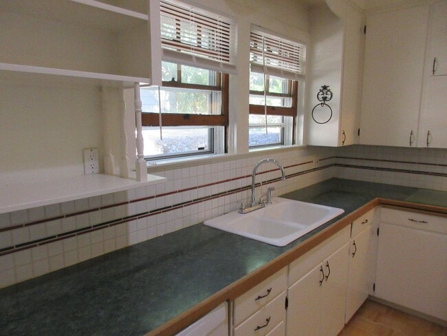 Photo - Charming Two Bedroom House by the Park