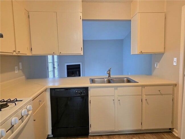 Photo - 1225 Oakplace Dr SW Unit A