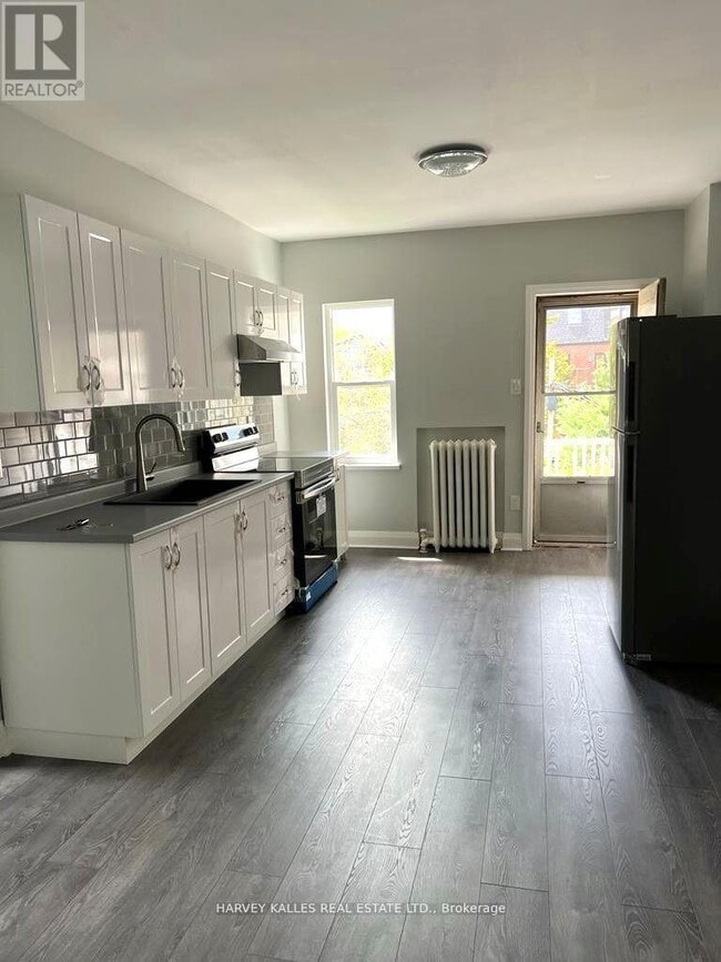 Photo - 202 Major St