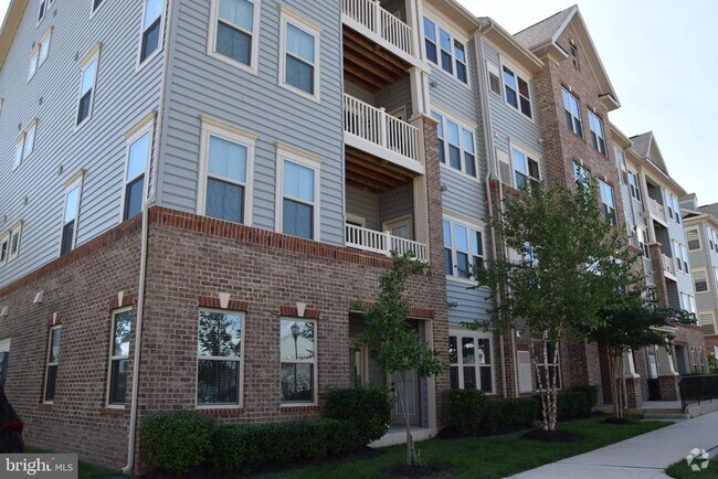 Building Photo - 4861 Finnical Wy Unit 101 Rental
