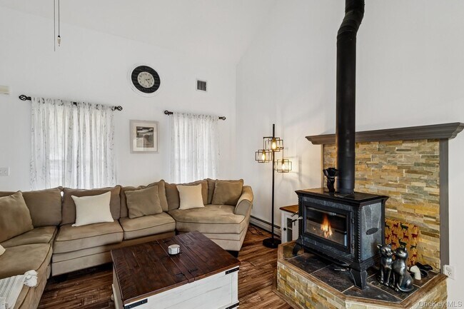 Photo - 119 Vineyard Way