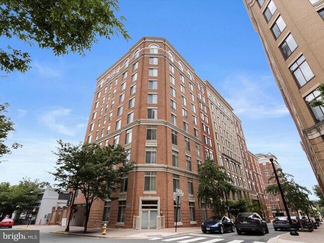 Photo - 1205 N Garfield St Unidad 804